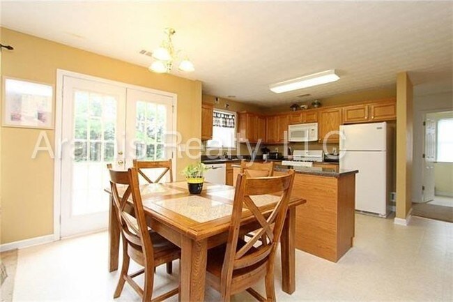 Building Photo - 3397 Hill Pond Dr