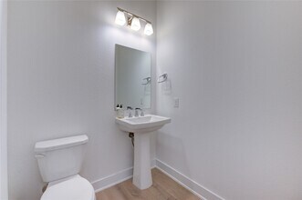 Building Photo - 10318 Fountain Shore Dr