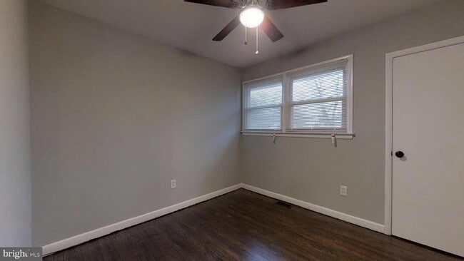 Building Photo - 1107 Hickory St