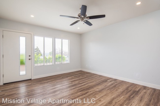 Building Photo - 2669 Mission Village Dr
