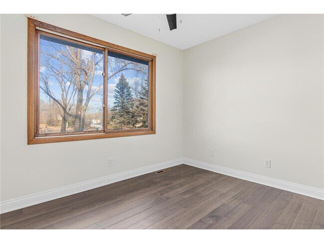 Foto del edificio - 7055 15th St N