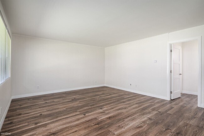 Foto del edificio - 2 br, 1 bath Condo - 25925 Narbonne Avenue