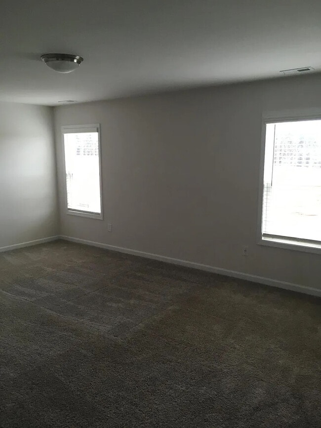 Foto del edificio - Room in Single Family Home on Dover Ct