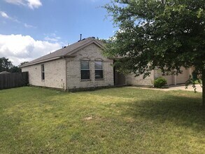 Building Photo - 814 Sage Meadow Dr