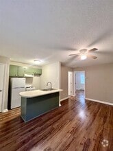 Building Photo - 117 Cedar Dr