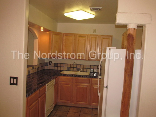 Foto del edificio - 804 S Langley Ave