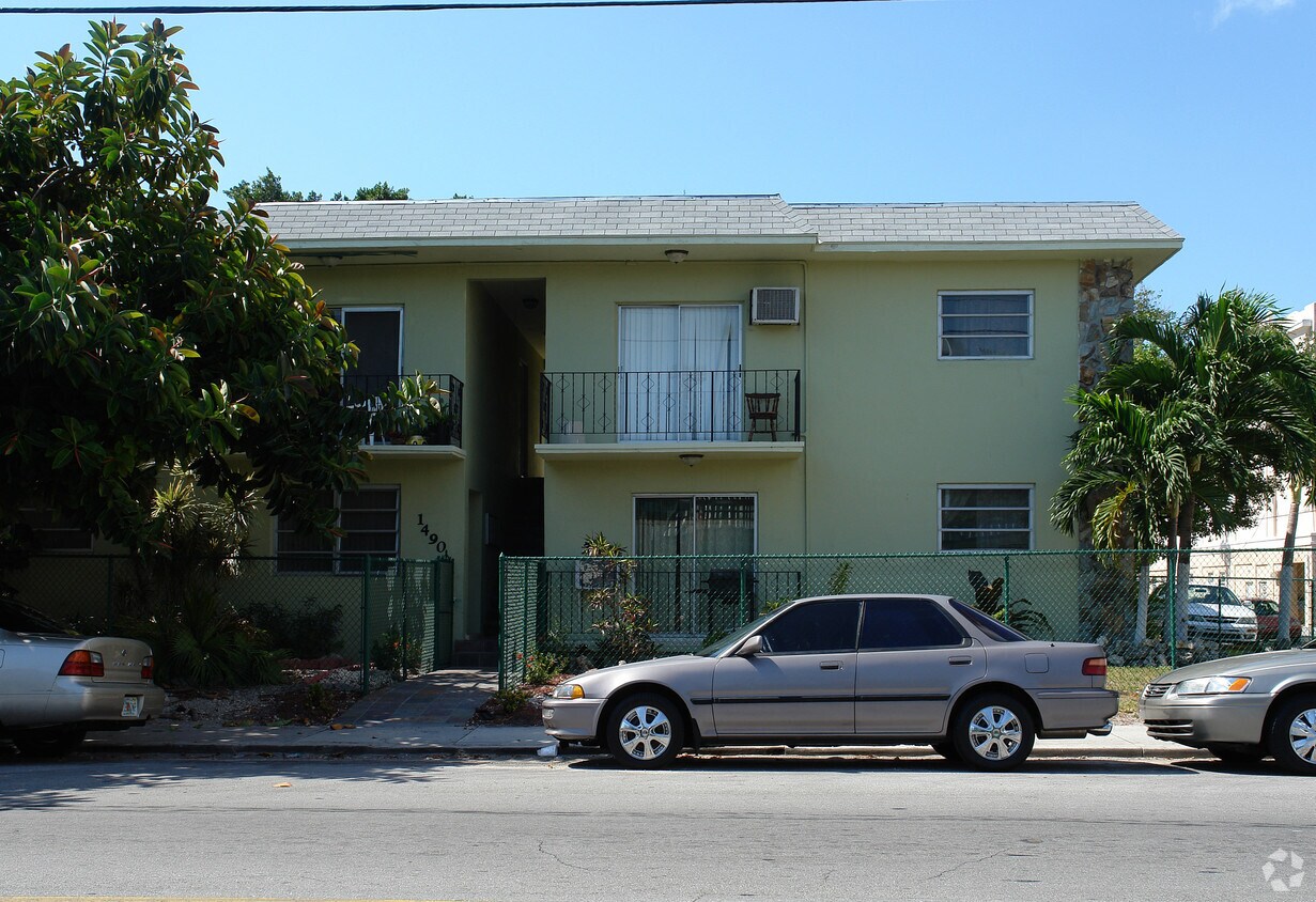 Primary Photo - 1490 NW 2nd St