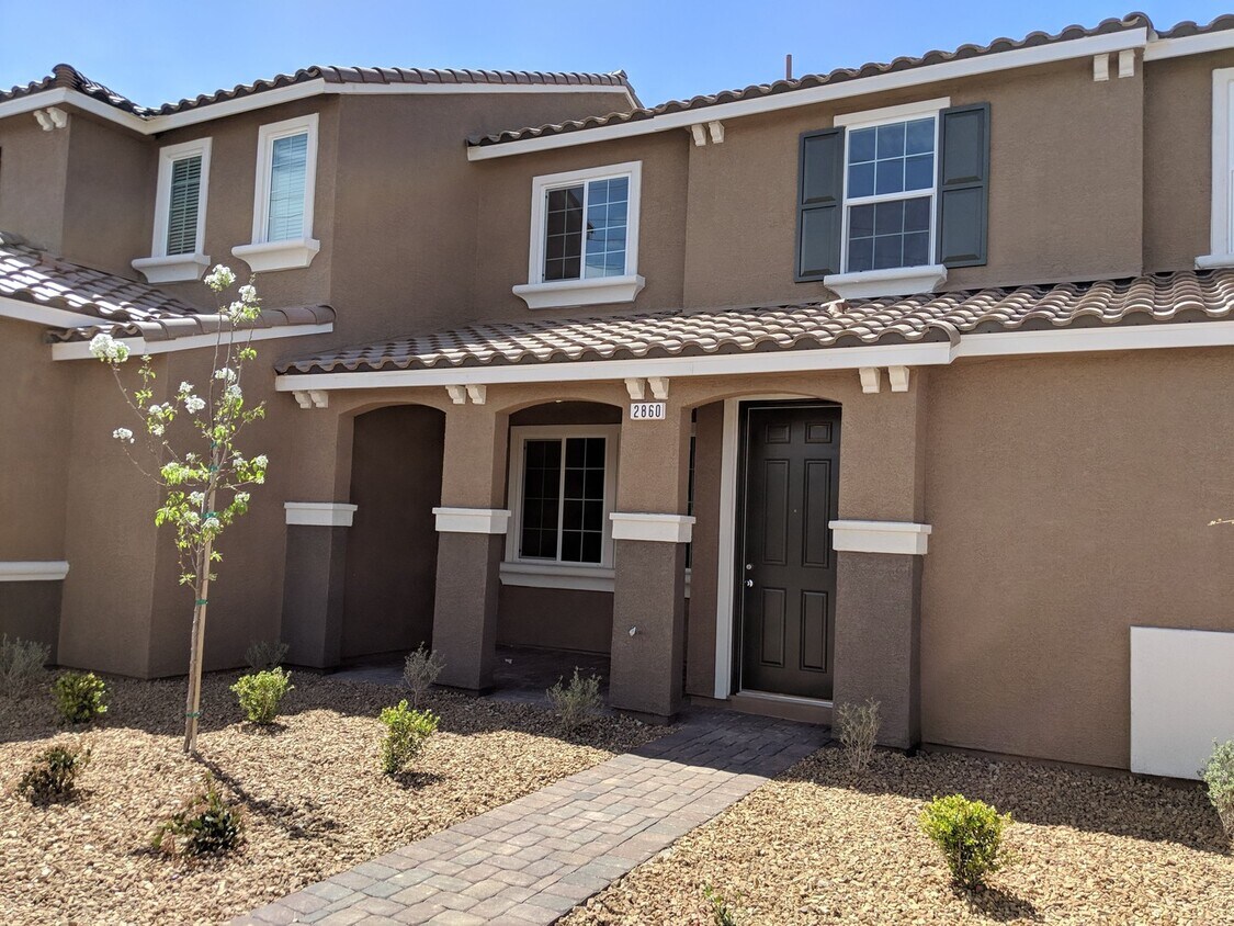 Foto principal - 2860 Alenga St