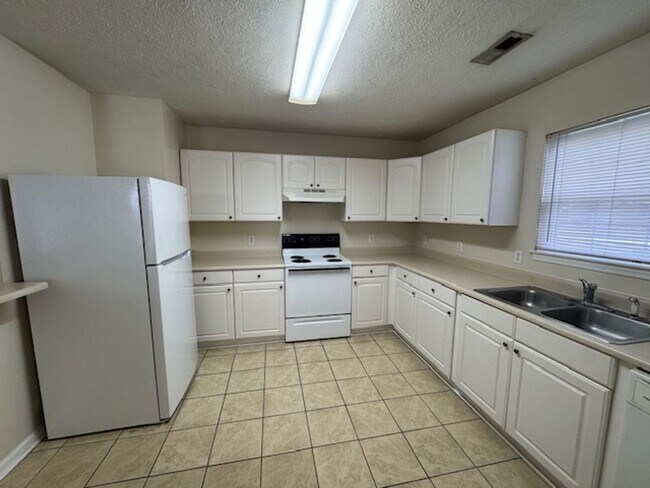 Foto del edificio - Home in Hillsdale