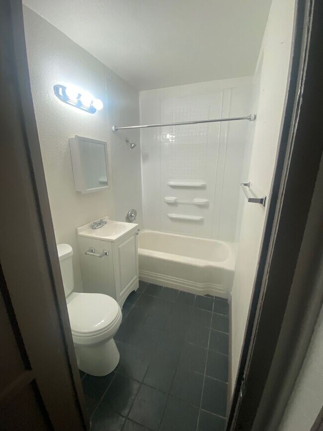Foto del edificio - Henderson - 2 Bedroom - Water Street Location!