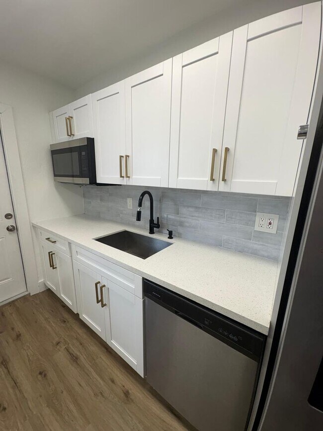 Foto del edificio - Special Pricing! Beautifully Updated 2-Bedroom Home in Prime Location!