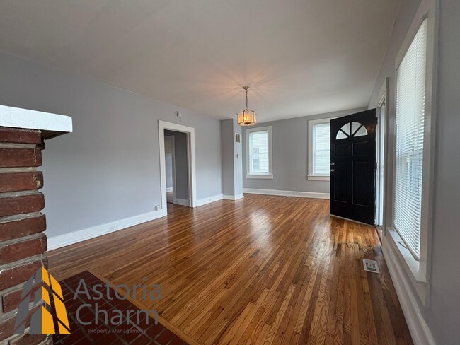 Building Photo - 3-Bedroom Home with Fireplace, Fenced Yard...