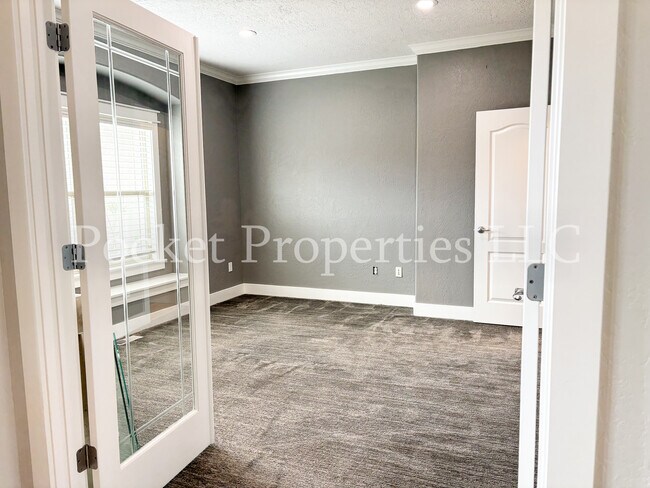 Foto del edificio - 874 E Forest Ridge Ct