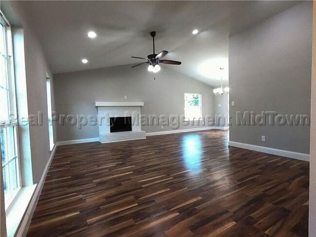 Foto del edificio - 2325 Warwick Ave
