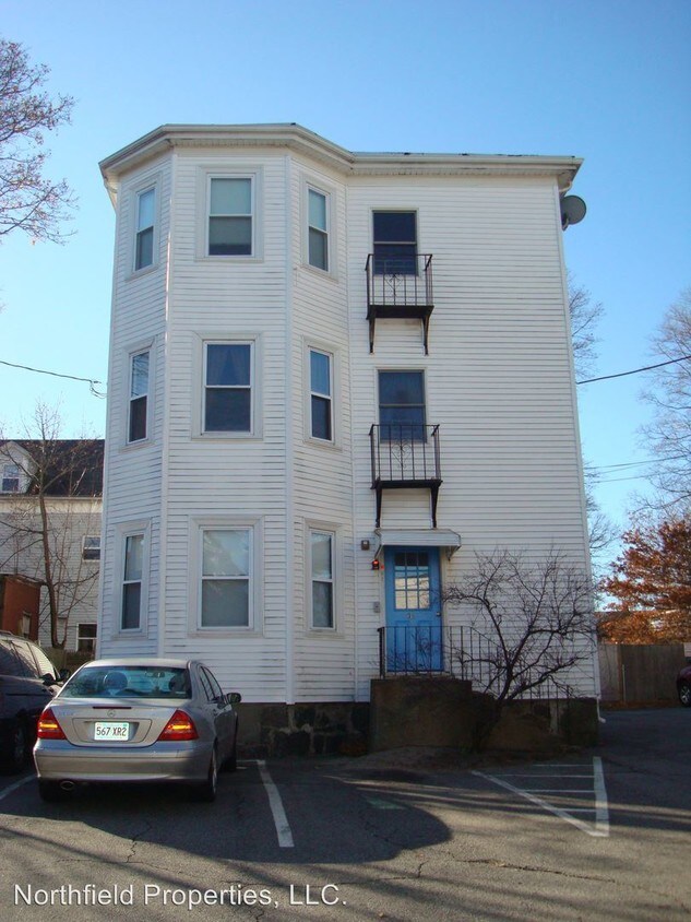 2 Littles Ln, Peabody, MA 01960 Apartment for Rent in Peabody, MA
