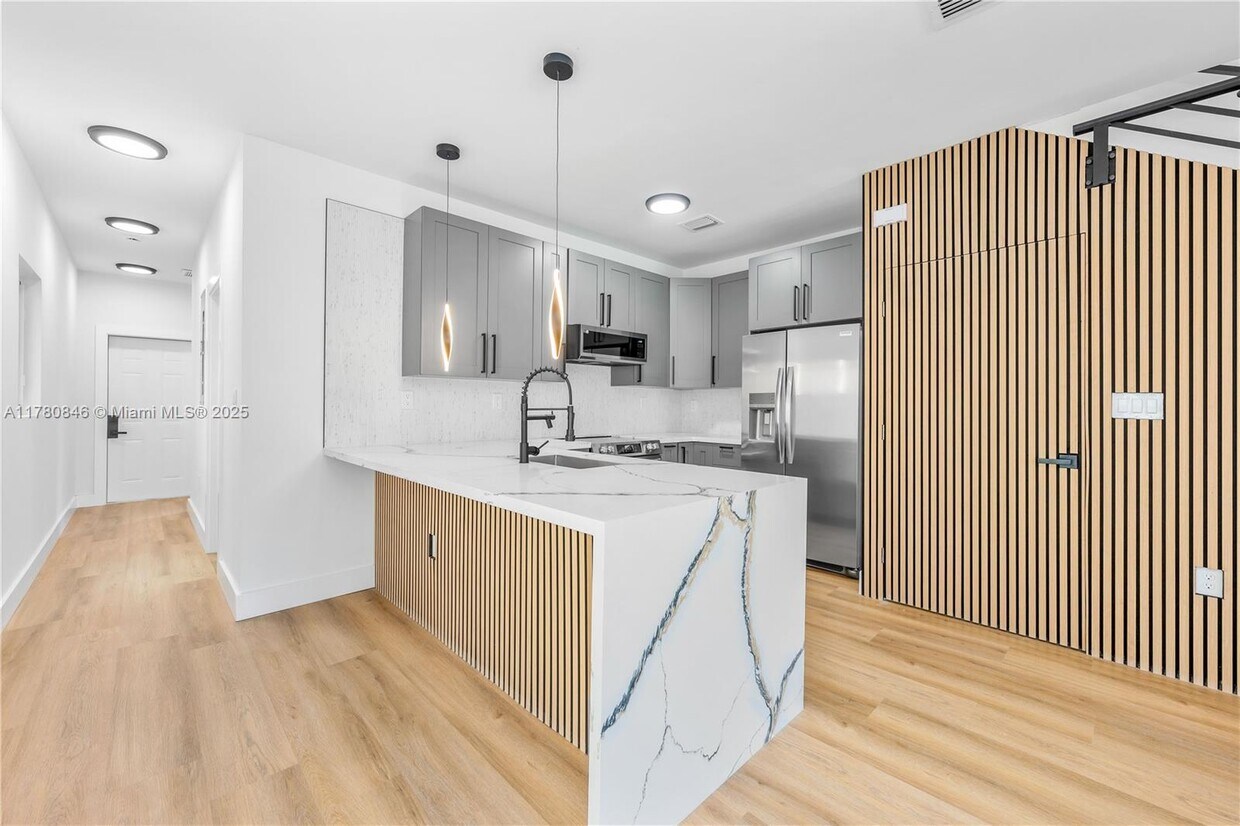 Foto principal - 2121 NW 45th St