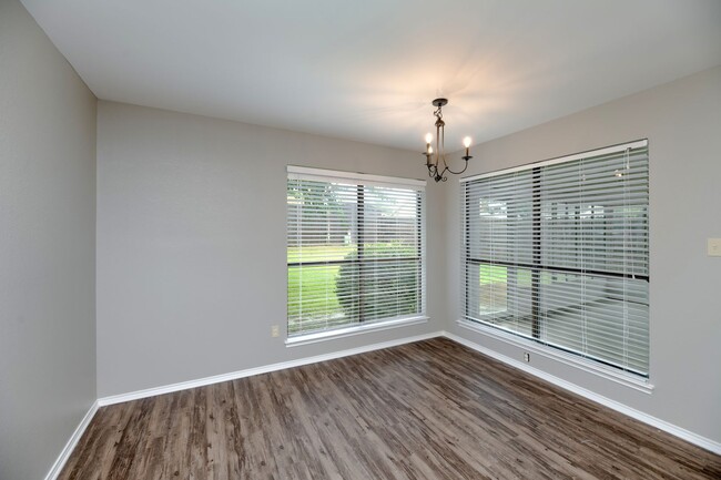 Building Photo - 6441 Westridge Dr