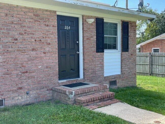 Foto del edificio - 268-268 Squire Ln