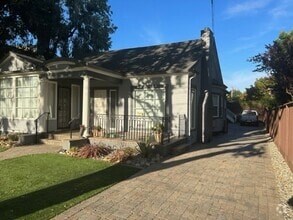 Building Photo - 820 N El Camino Real