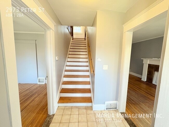 Building Photo - CHARMING 4 BED/2 BATH HOUSE NEAR UofW PLUS UTILITIES!