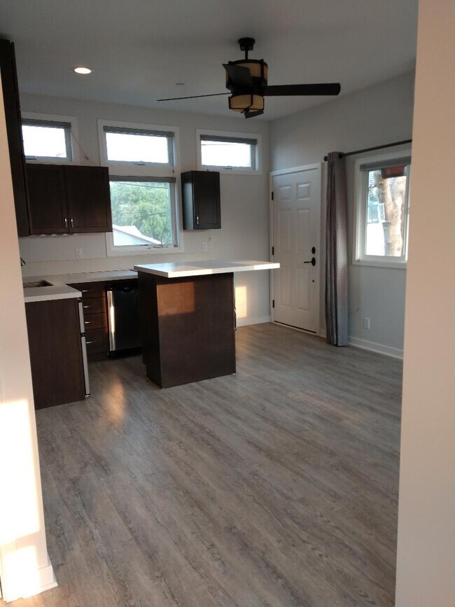 Kitchen - 3534 Wesley St