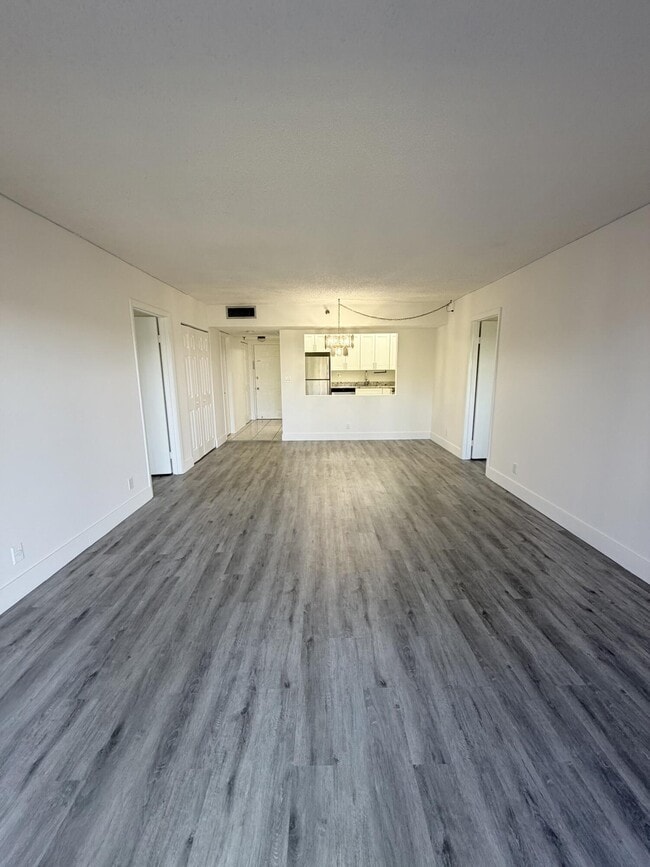 Foto del edificio - 9235 SW 8th St