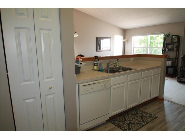 Building Photo - 1661 Countryside Dr