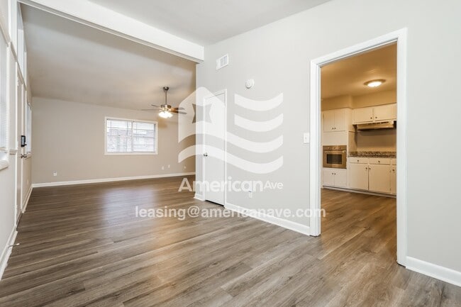 Foto del edificio - 2410 Broadmoor Dr