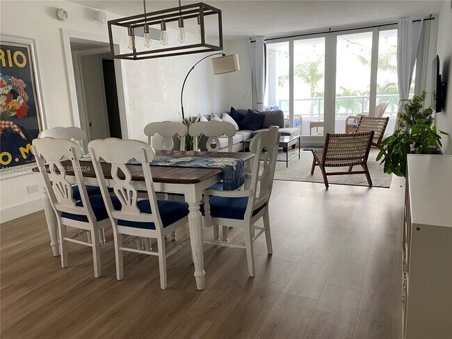 Building Photo - 5005 Collins Ave