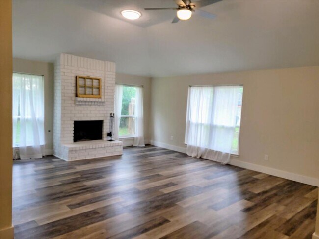 Foto del edificio - 16605 Black Kettle Dr