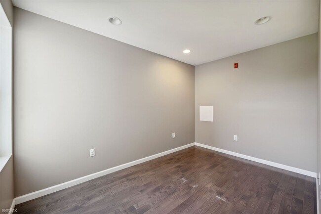 Foto del edificio - 5 br, 5 bath Triplex - 1715 CECIL B MOORE ...