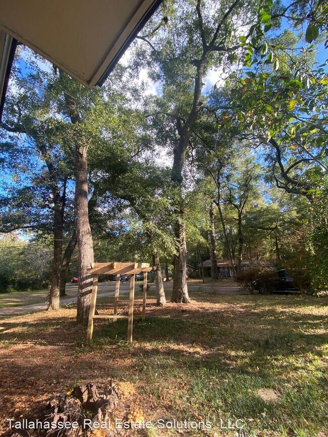 Building Photo - 3 br, 2 bath House - 2516 MCARTHUR ST.
