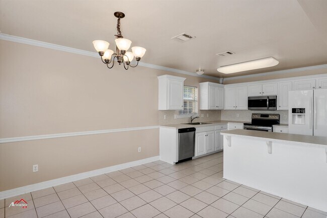 Building Photo - 2505 Brookhaven Dr