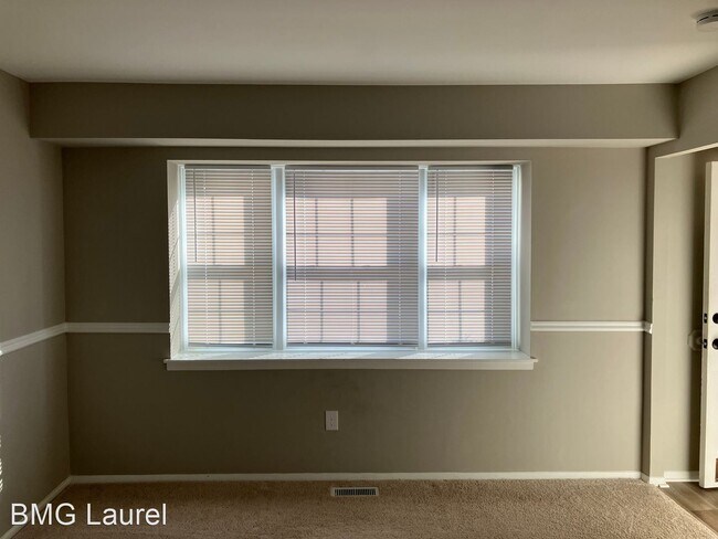 Building Photo - 5 br, 3.5 bath House - 12508 Rockledge Dr