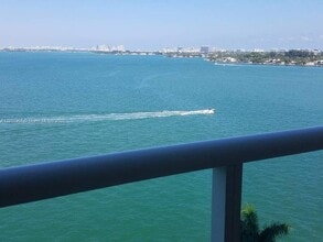 Building Photo - 1625 Kennedy Cswy