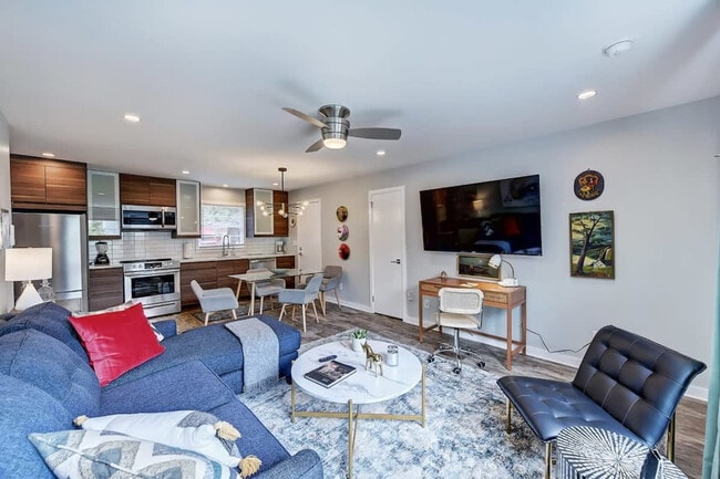 Building Photo - 510 Queens Rd