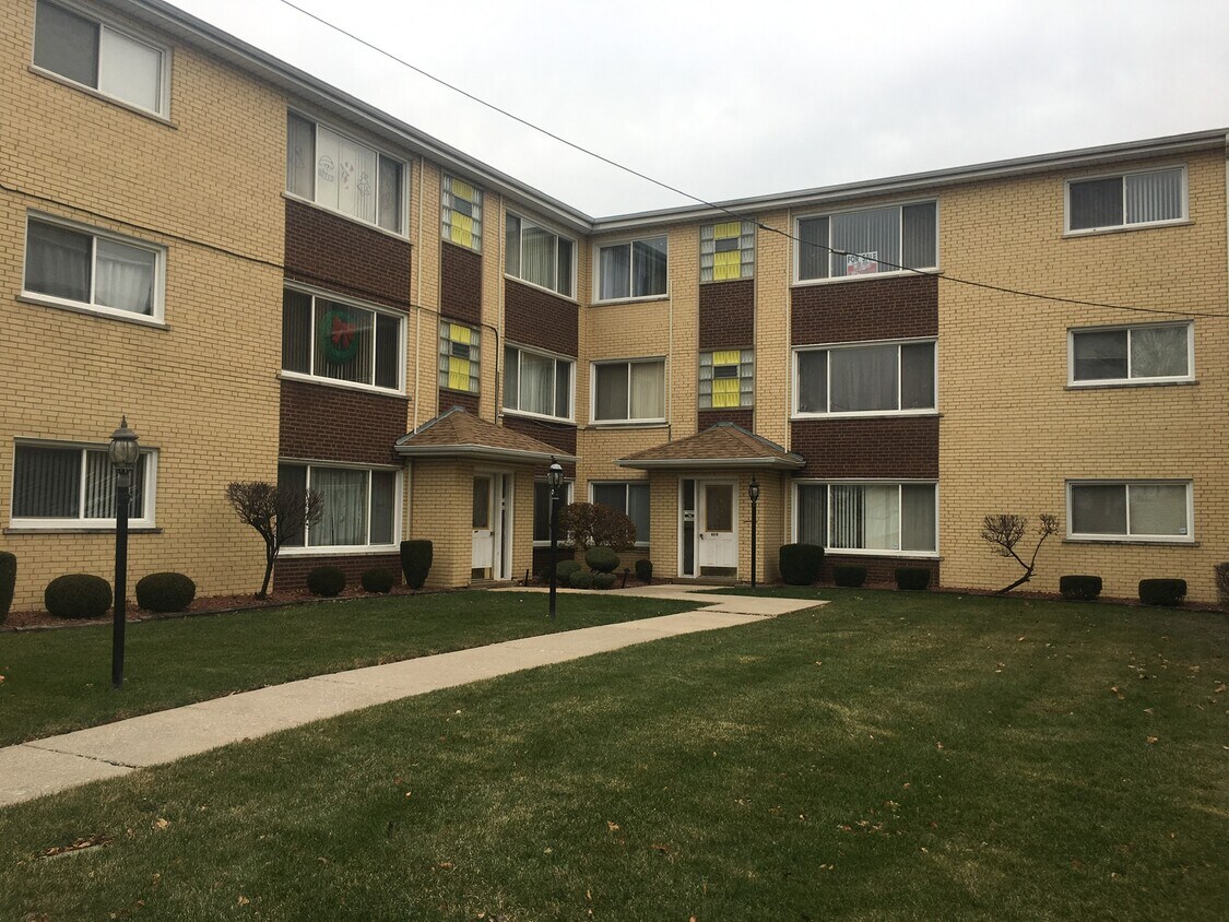 Foto principal - 6313 S Oak Park Ave