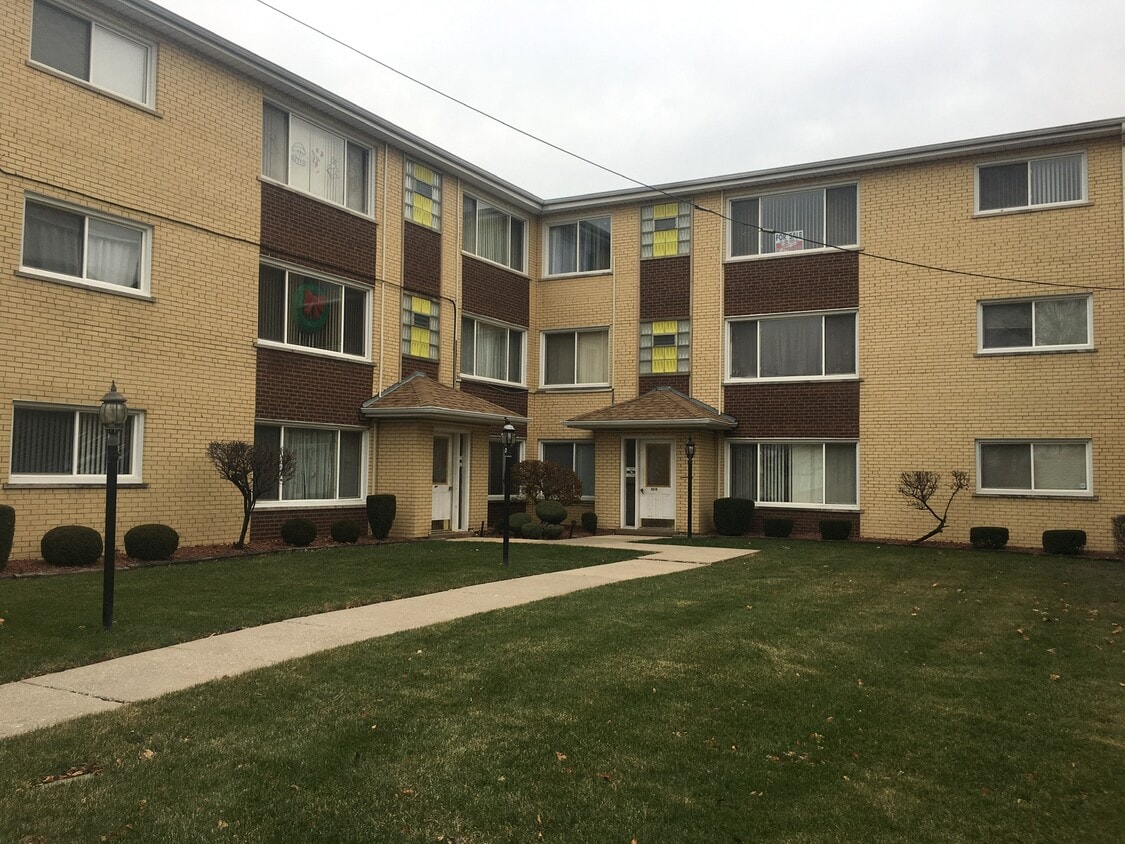 Primary Photo - 6313 S Oak Park Ave