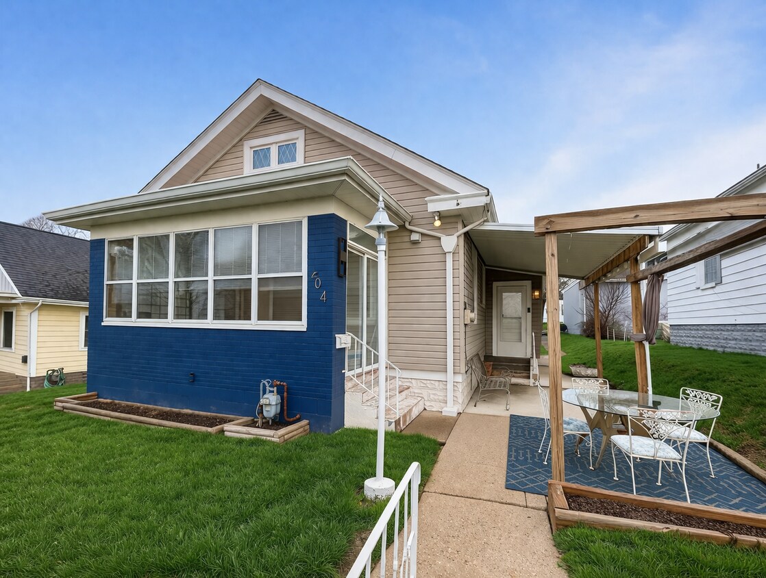 Spacious Single-Family Home w/Sunroom partially finished basment| Pet Friendly | Shaler - Spacious Single-Family Home w/Sunroom partially finished basment| Pet Friendly | Shaler