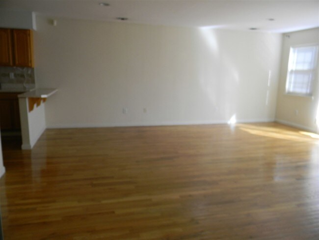 Foto del edificio - 143 Armstrong Ave