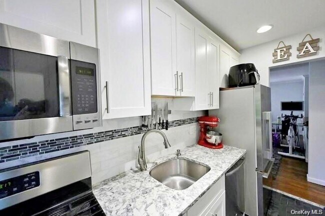 Foto del edificio - 600 Bedford Rd