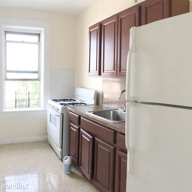 Primary Photo - 2132 Beverley Rd