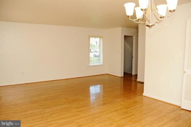 Foto del edificio - 5644 Vantage Point Rd