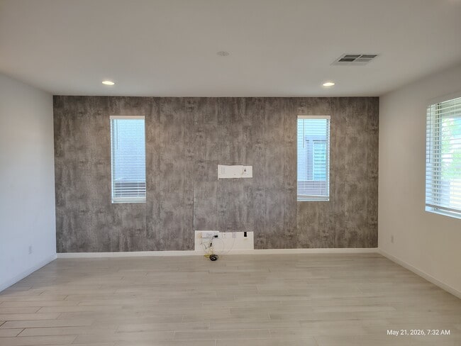Building Photo - 9648 Sunstone Sparkle Ave