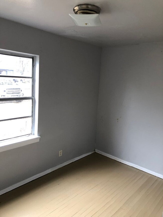 Building Photo - Sunset Acres! 3 bed/ 1 bath.