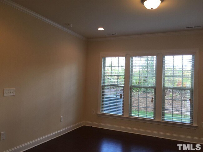 Building Photo - 321 Castle Rock Ln