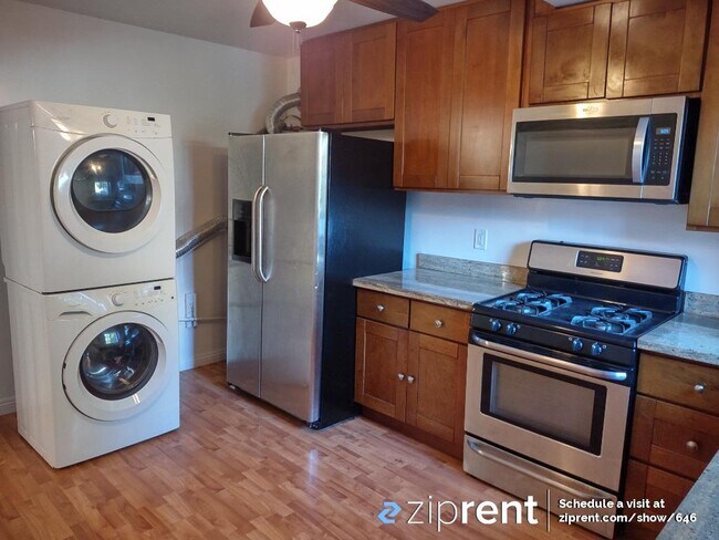 Foto del edificio - 1324 Campbell St