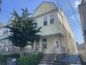 Building Photo - 297 Fulton Ave