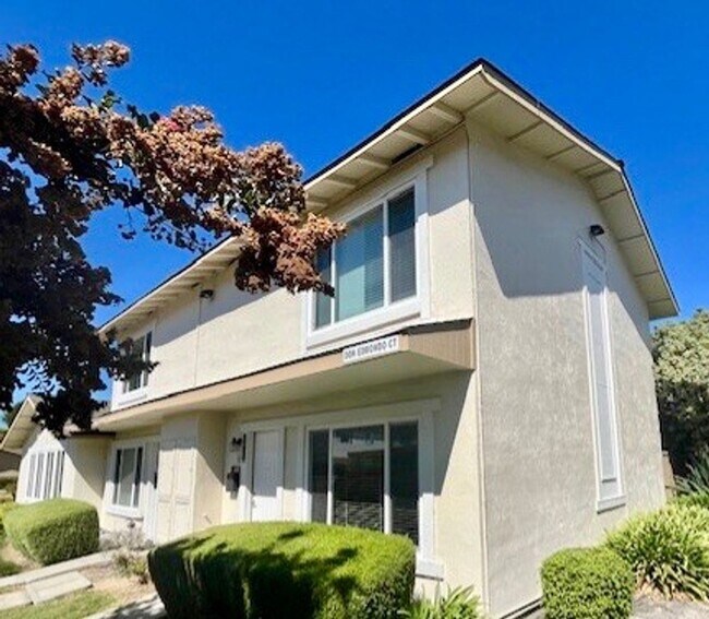 PETS OK! 2-story townhome with 2 bedrooms... - PETS OK!  2-story townhome with 2 bedrooms...