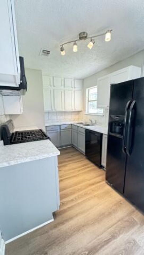 Foto del edificio - 310 Parkview Ave